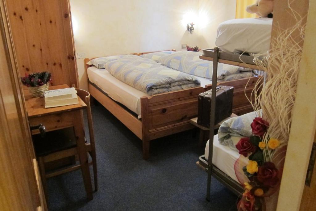 Chalet Del Sole Per Gruppi Livigno Room photo
